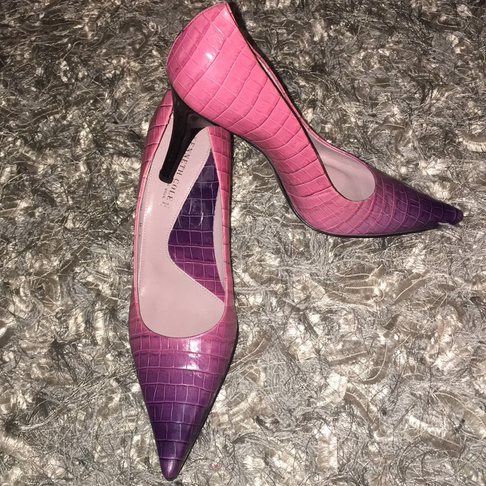 Kenneth Cole Animal Skin Textured Gradient Pump